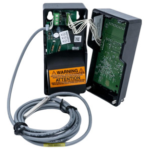 PENN A421GBF-02C Electronic Temperature Control JCI Low-Voltage 24 VAC, -40 F a 212 F, IP20, Includes an A99BB-200C temperature sensor with 6.6 ft cable